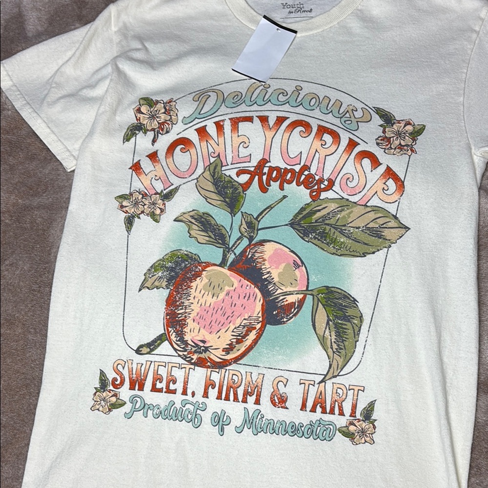 100% Cotton Boot Barn Tee Delicious Honeycrisp Apples Graphic T-Shirt